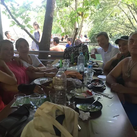 Oda ve Kahvaltı Ay